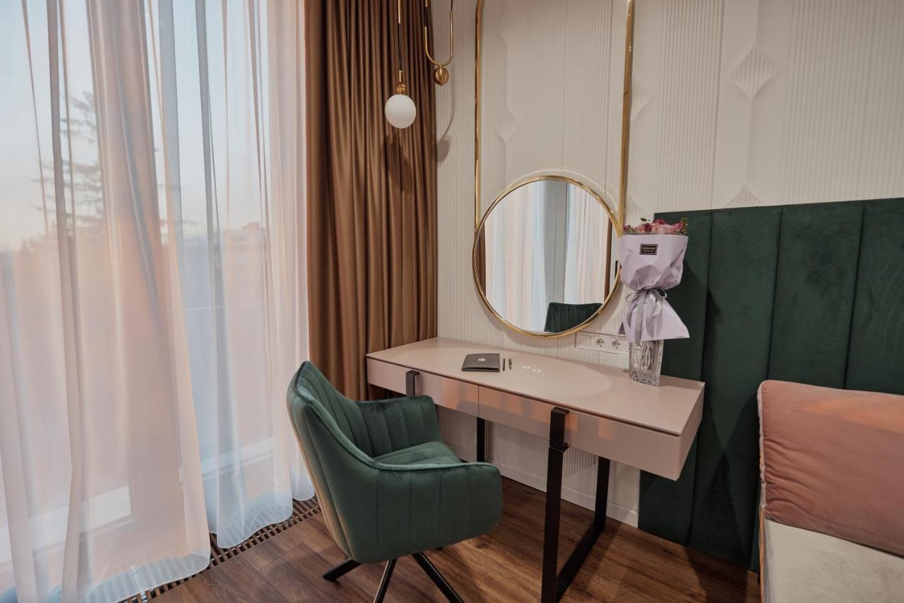Kostjukowski Apartments Avalon Lviv Eksteriør billede