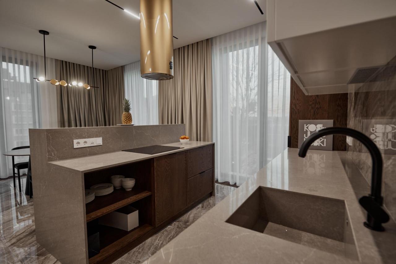 Kostjukowski Apartments Avalon Lviv Eksteriør billede